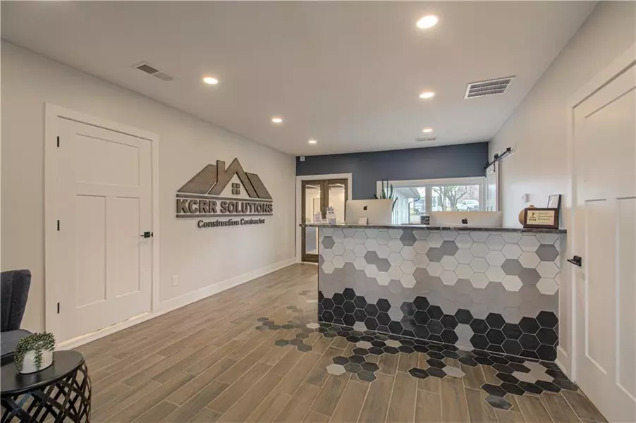 1600 SW Market ST, Lee's Summit, MO 64081