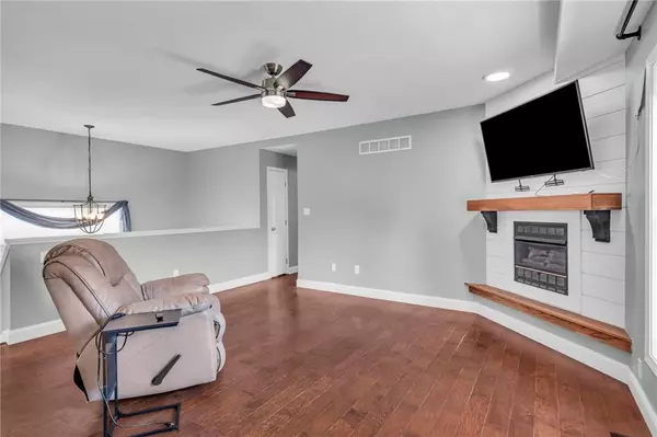 Kearney, MO 64060,1705 Marble DR