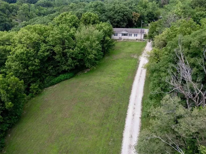 4499 Pigeon Hill RD #SE, Agency, MO 64401