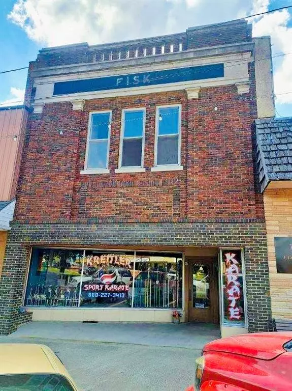 26 N Delaware ST, Butler, MO 64730