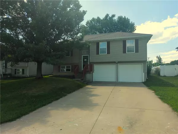 Warrensburg, MO 64093,108 Shady LN