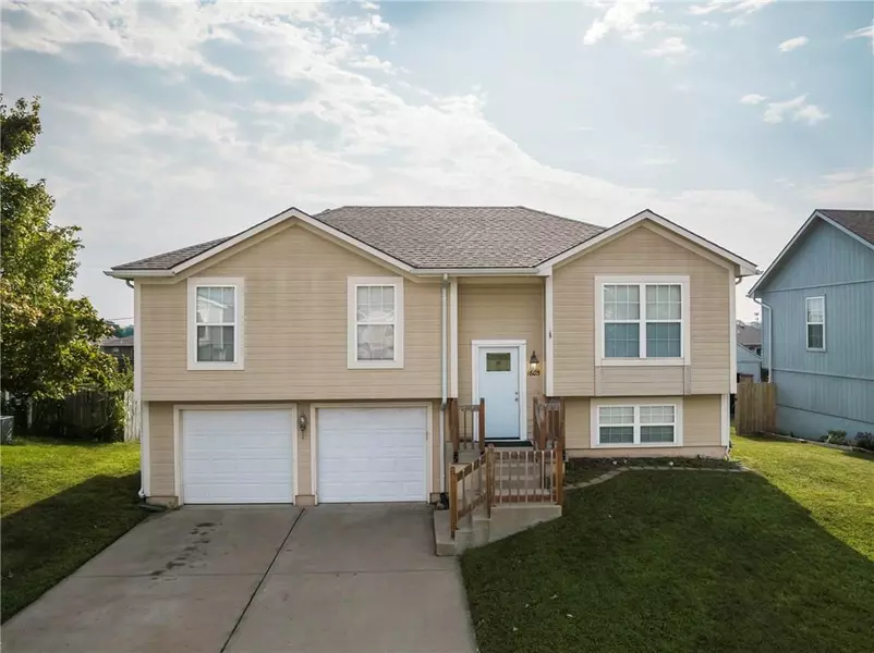 1605 N Hartford RD, Independence, MO 64058