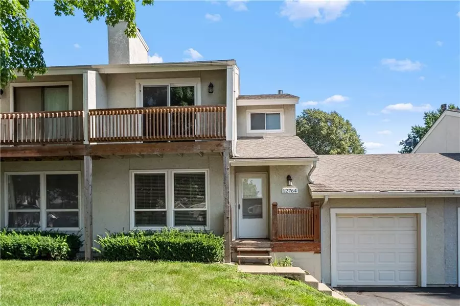 12764 W 108th TER, Overland Park, KS 66210