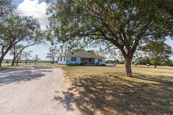 8450 Decatur RD, Fredonia, KS 66736