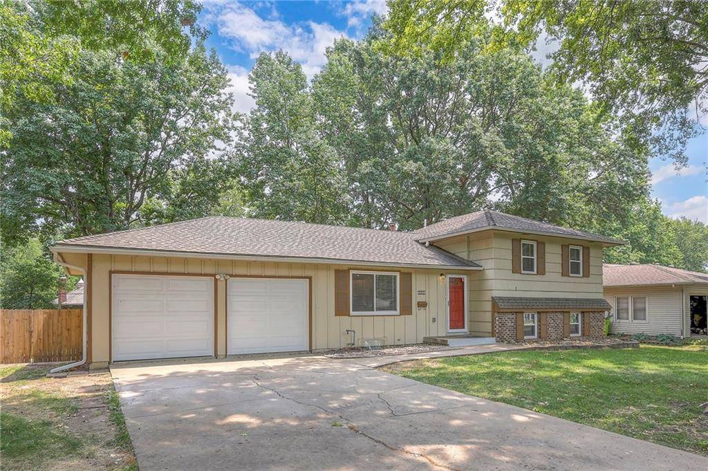 301 Manor DR, Belton, MO 64012