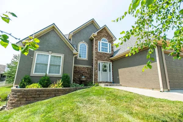 210 Westgate CIR, Warrensburg, MO 64093