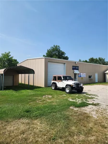 1303 East ST, Iola, KS 66749