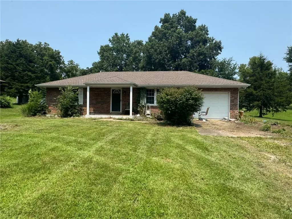 Warrensburg, MO 64093,27 NE 350 RD