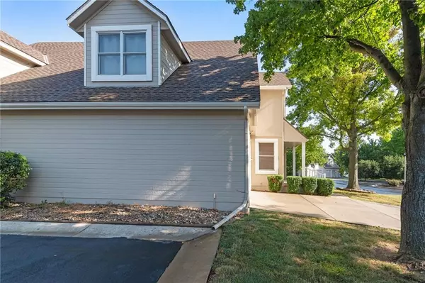 Overland Park, KS 66223,15428 Floyd ST