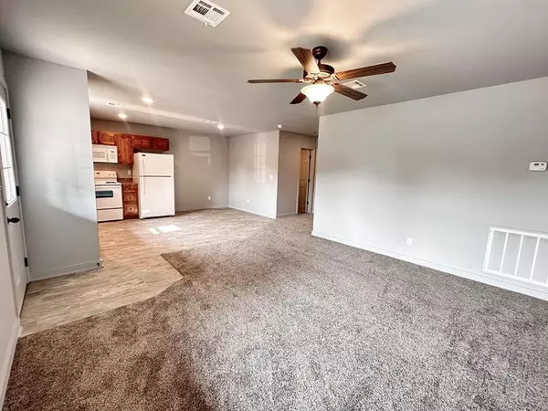El Dorado Springs, MO 64744,407 N Grand ST