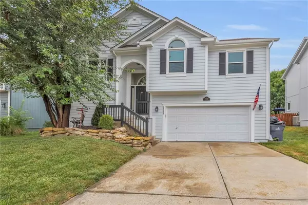 14888 S Summit ST, Olathe, KS 66062