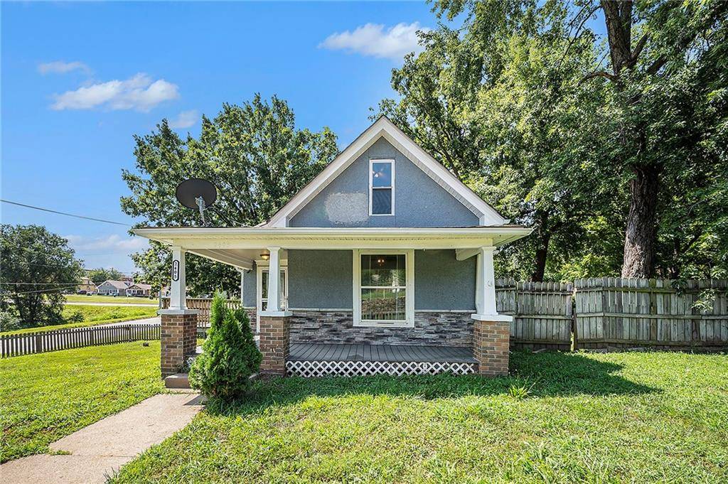 2405 Stewart AVE, Kansas City, KS 66104
