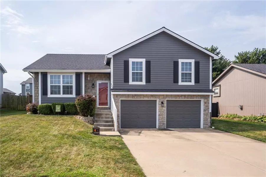 625 E 14th TER, Eudora, KS 66025