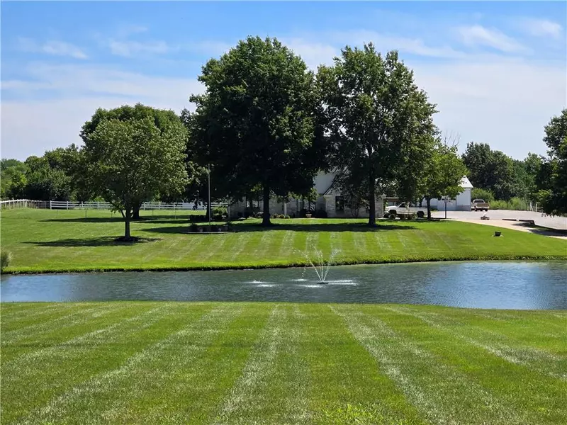 12707 Harris RD, Greenwood, MO 64034