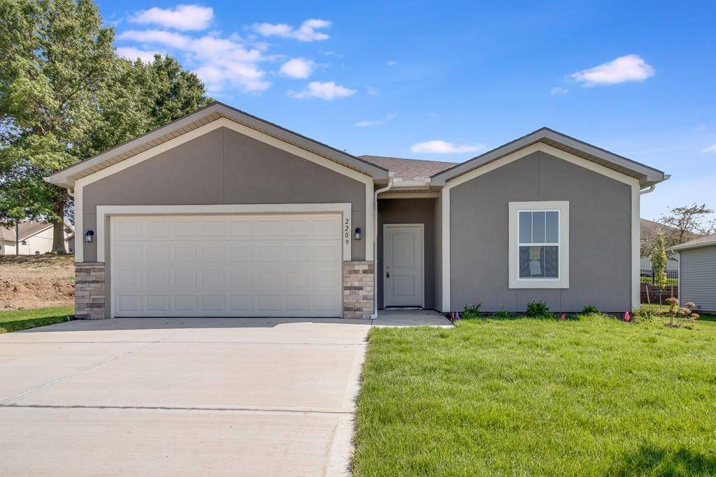 2209 Crestview PL,  Raymore,  MO 64083
