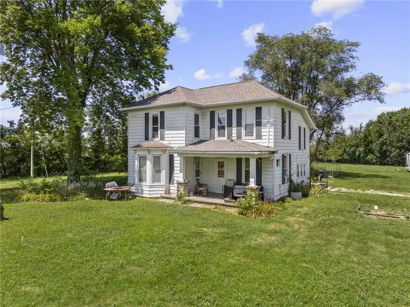 34100 E Mabry RD, Buckner, MO 64016