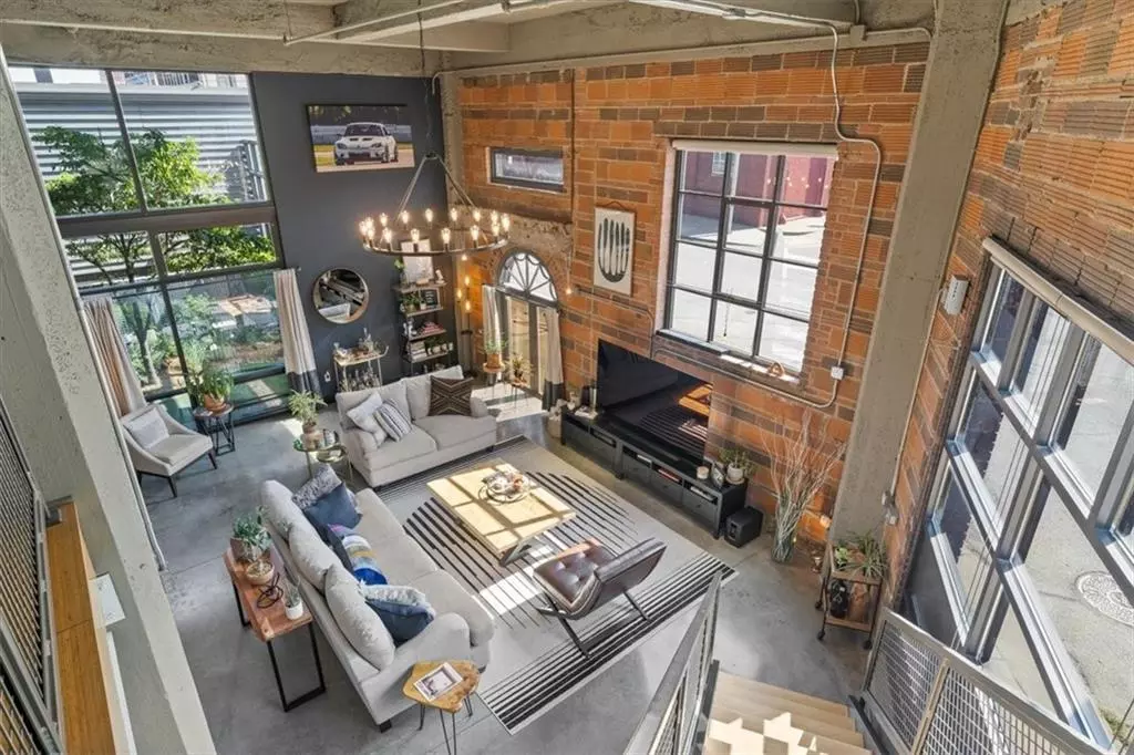 Kansas City, MO 64108,2120 Wyandotte ST #5