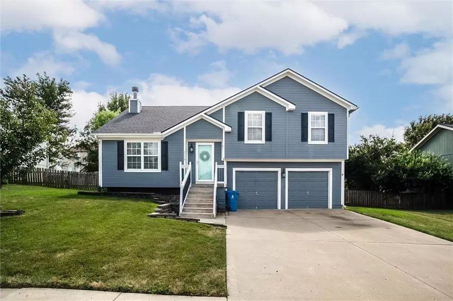 1704 Clear Creek DR, Kearney, MO 64060