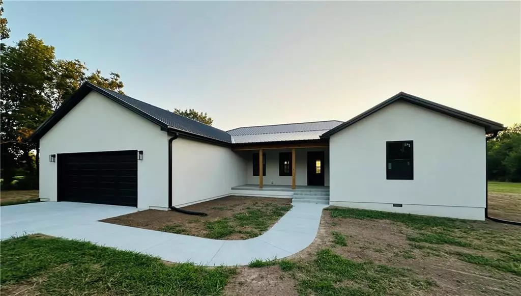 285 N 200th ST, Arma, KS 66712