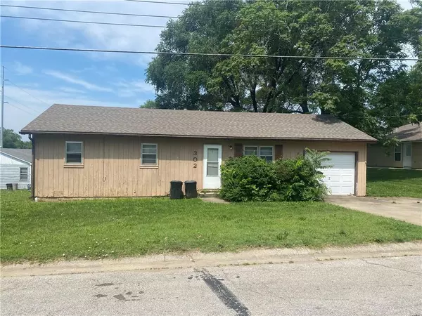 302 N Water ST, Warrensburg, MO 64093