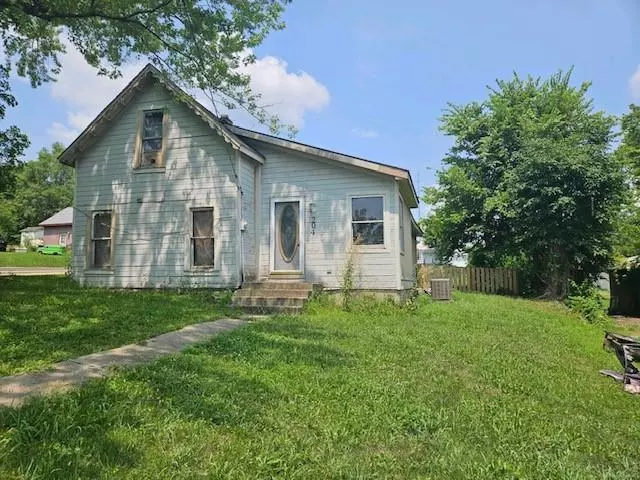 204 W 3rd ST, Freeman, MO 64746