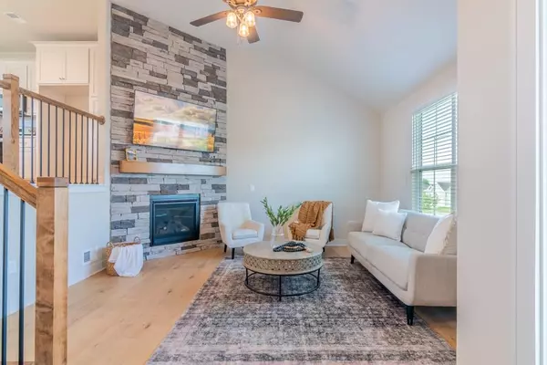 Basehor, KS 66007,923 168th TER