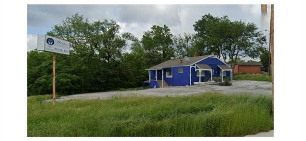 9710 E US 40 HWY, Independence, MO 64055