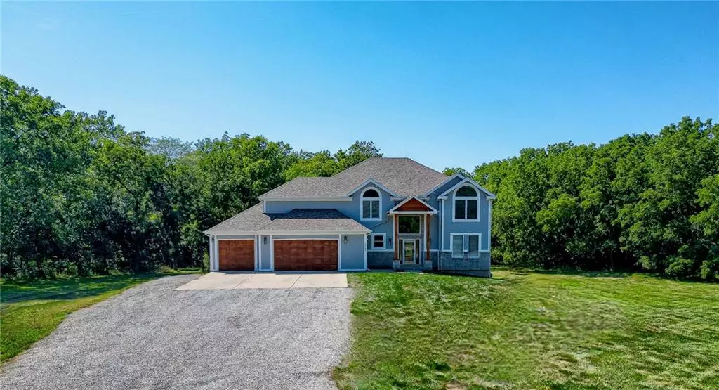 14702 Quail Run DR, Smithville, MO 64089