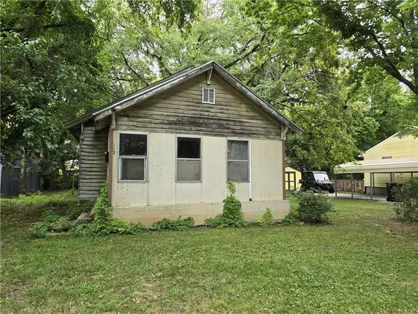 Pleasant Hill, MO 64080,112 Benton ST