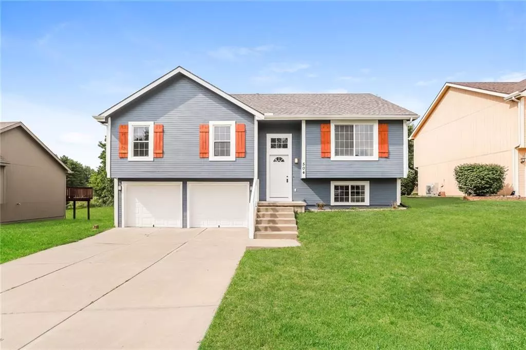 Leavenworth, KS 66048,504 Cedar CT