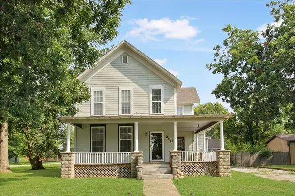 329 Plum St ST, Chetopa, KS 67336