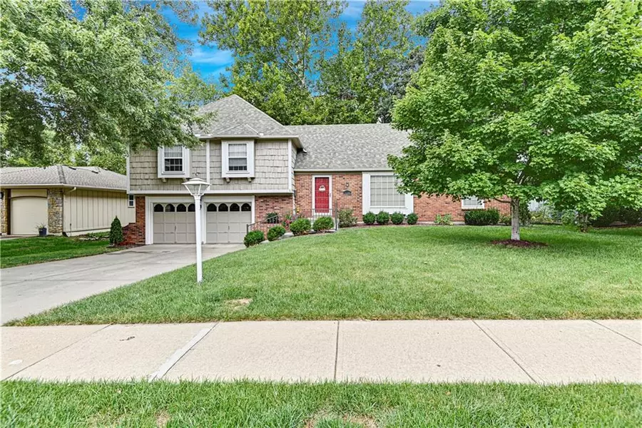 10206 Horton ST, Overland Park, KS 66207