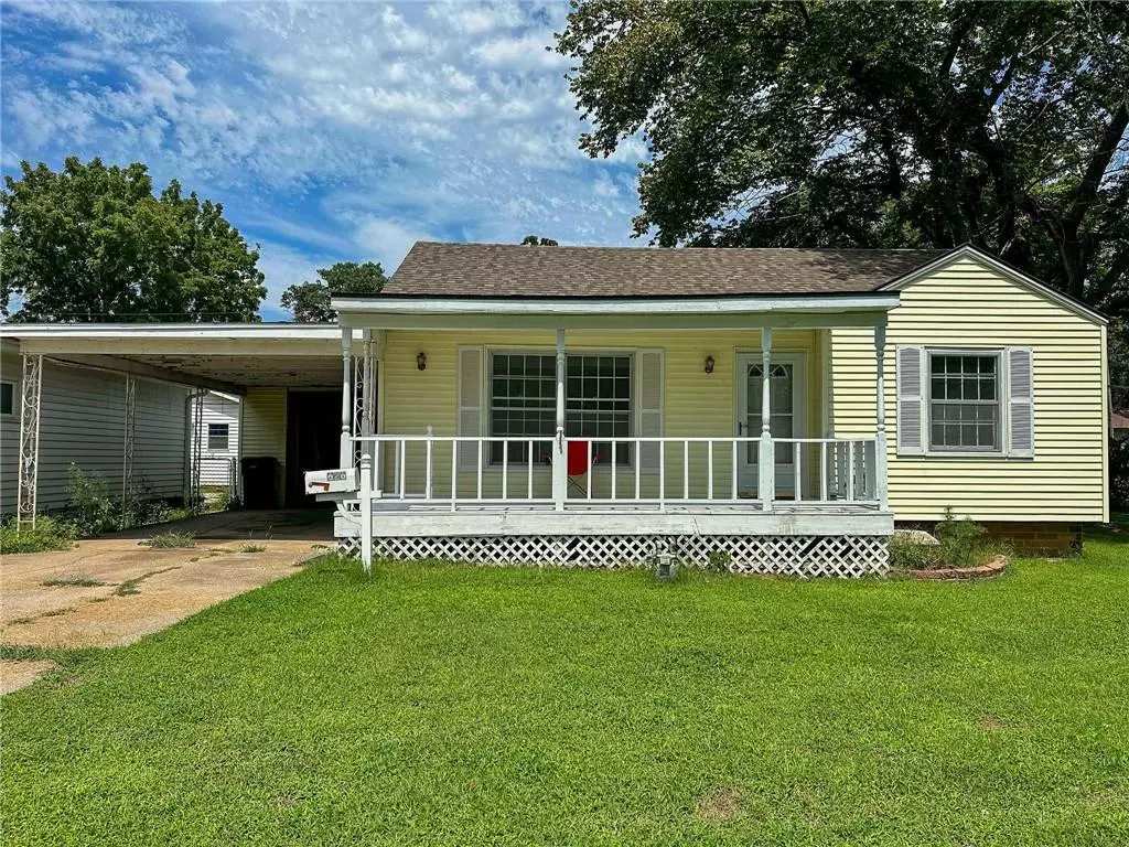 Baxter Springs, KS 66713,626 E 15th ST