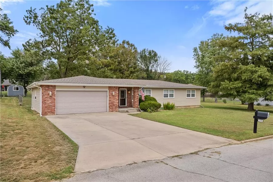 1412 Catalina ST, Coffeyville, KS 67337