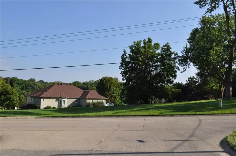 4216 Gene Field RD, St Joseph, MO 64506