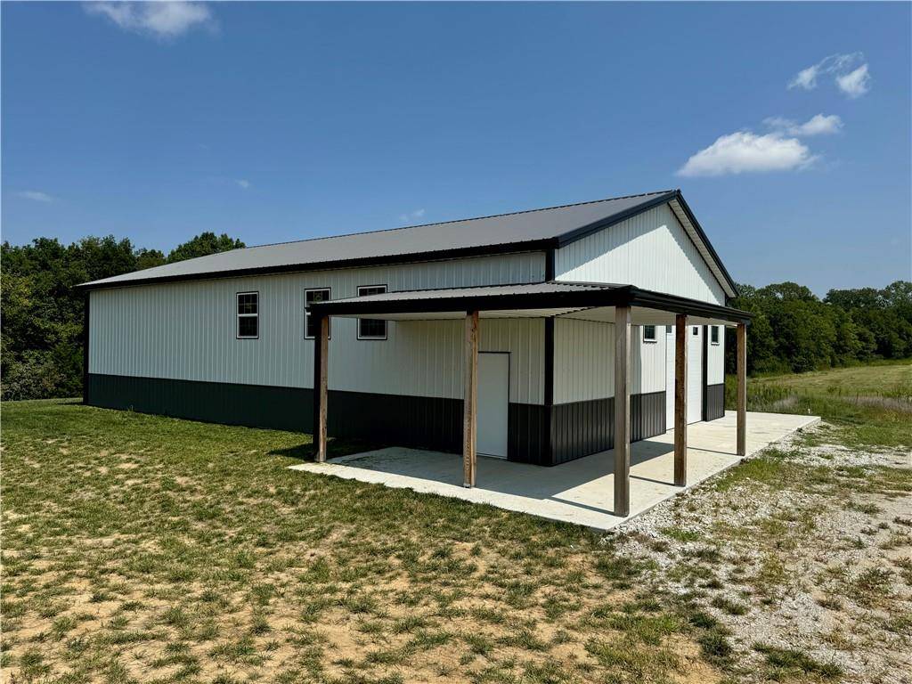Hillsboro RD,  None/county,  MO 64079