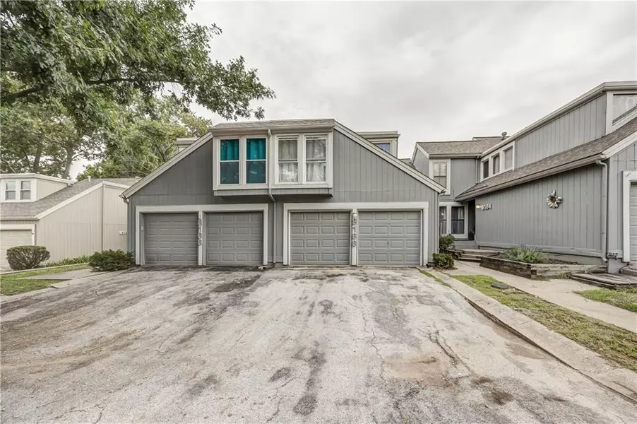 8166 Halsey ST, Lenexa, KS 66215