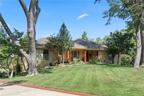 9114 W 104th TER, Overland Park, KS 66212