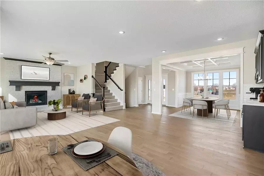 9276 Zarda DR, Lenexa, KS 66227