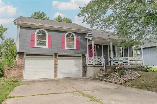 90 Oak ST, Garden City, MO 64747