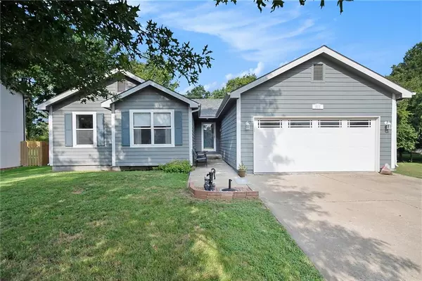 Lawrence, KS 66044,911 Riverside CT