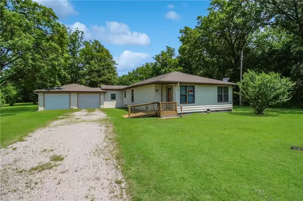 1278 24500 RD, Parsons, KS 67357