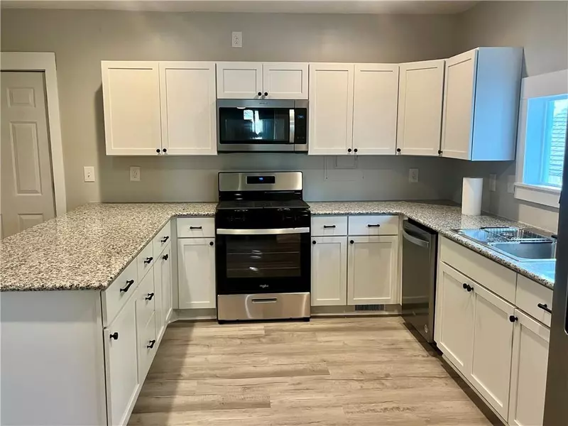 1002 E 10th ST, Sedalia, MO 65301