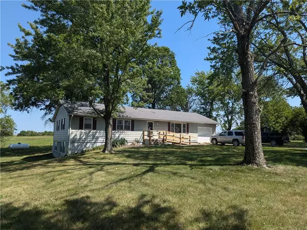 157 NE 500 RD, Warrensburg, MO 64093