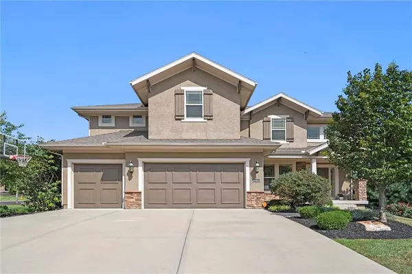 10403 W 168th TER, Overland Park, KS 66221
