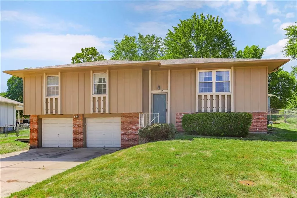 Blue Springs, MO 64014,408 SW Stonewood CT