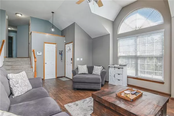 Spring Hill, KS 66083,20090 Crestone ST