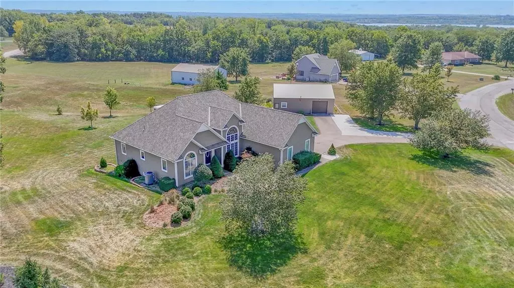 29621 Ashmore WAY, Spring Hill, KS 66083