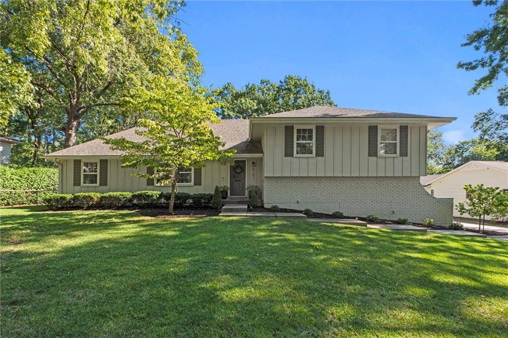 8101 Rosewood DR, Prairie Village, KS 66208