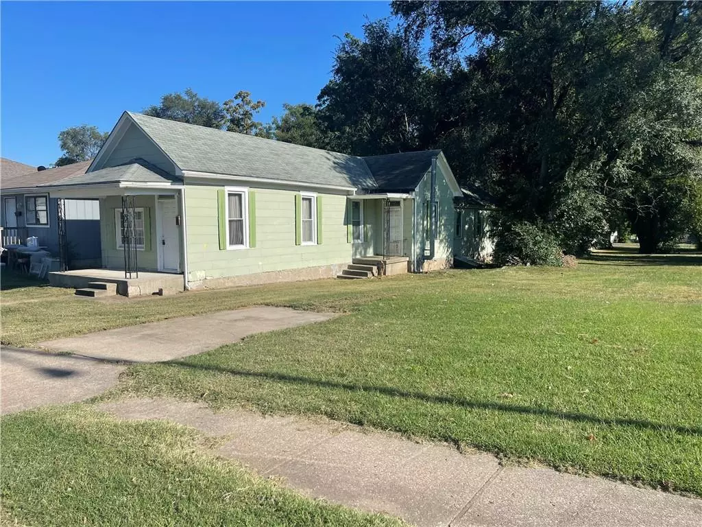 Leavenworth, KS 66048,325 Kiowa ST